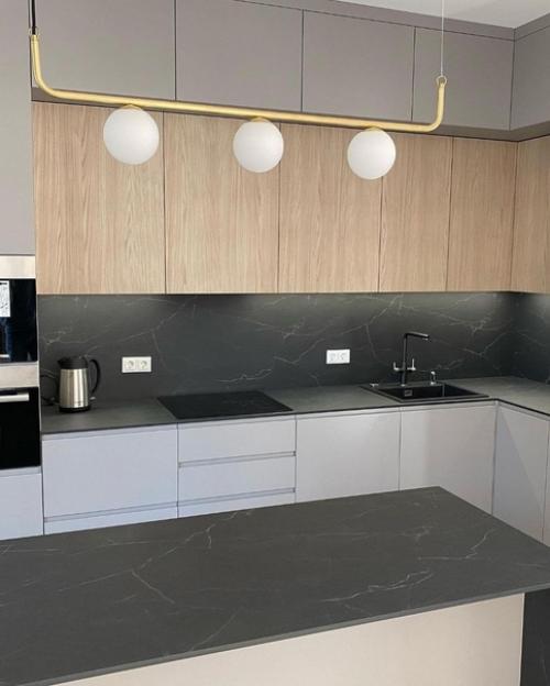 Кухня в современном стиле сразу после монтажа. 02