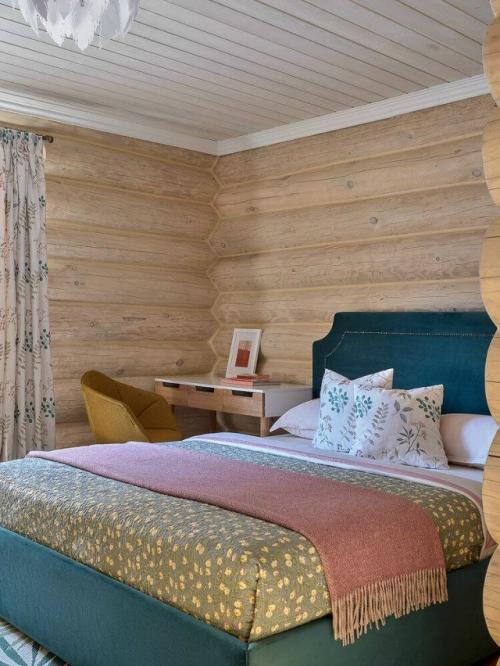 Тёплый, уютный, настоящий - такой дом сразу вызывает чувство покоя и уюта. 04