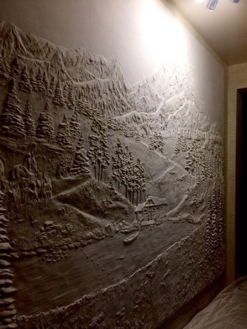 Своими руками сделал барельеф на стене. 05