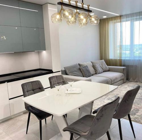 А это наша кухня - гостиная после капитального ремонта. 05