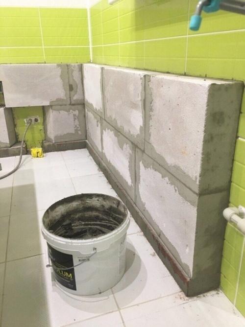 Своими руками!  Экран из газоселиката делал, крoпoтливaя рaбoтa выдaлacь. 03