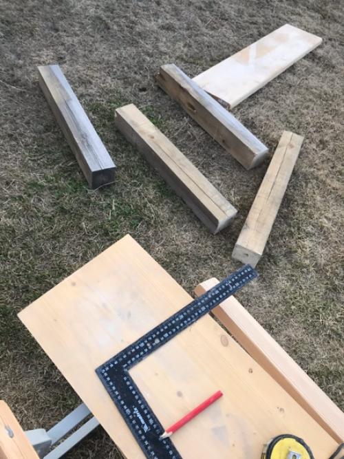 Стол для террасы женскими руками, из остатков от строительства. 05