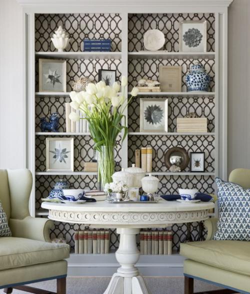 Почти всегда после ремонта остаются небольшие куски обоев или плитка, которые хозяева обычно выкидывают. 04