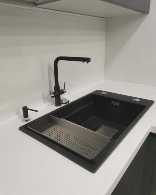 Наша кухня тоже готова. 09