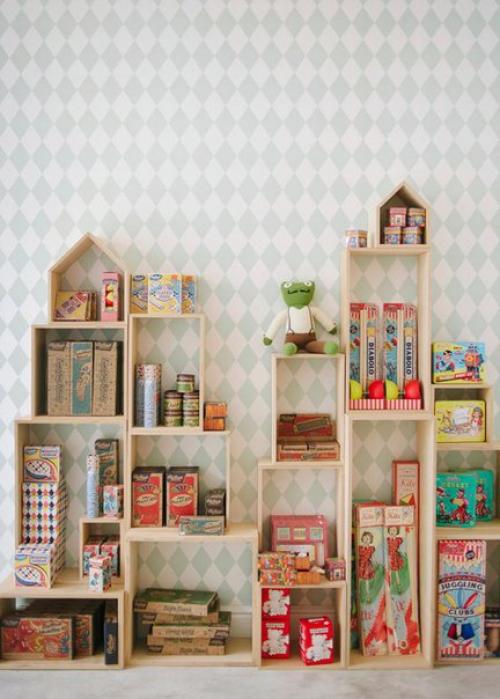Лаконичные, но при этом такие функциональные домики - стеллажи в детскую комнату. 05