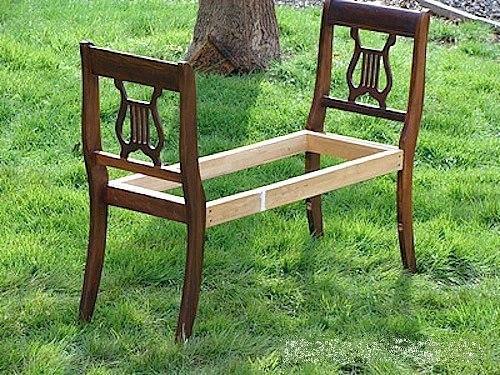 Скамейка из старых стульев. 01