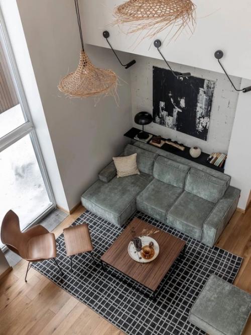 Дачный минимализм: гостиная в загородном доме с видом на сосновый лес. 01