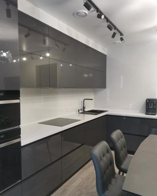 Наша кухня тоже готова. 03