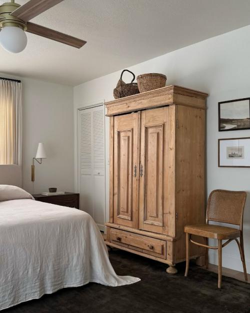 Светлые оттенки визуально расширяют пространство, наполняют его мягким сиянием и создают атмосферу абсолютного спокойствия. 03