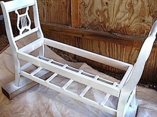 Скамейка из старых стульев. 03