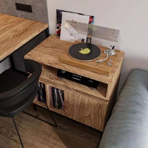 Простые геометрические формы, контрасты и натуральные оттенки делают интерьер этой комнаты стильным и дорогим. 02