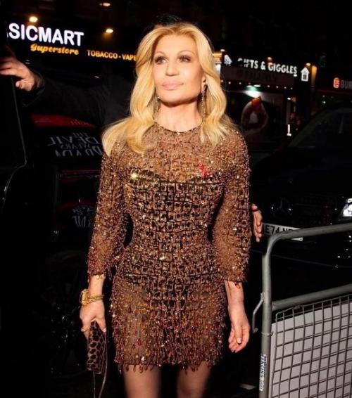 Новый пластический хирург из США внезапно стал настоящей сенсацией благодаря своим невероятным работам над лицами знаменитостей. 03