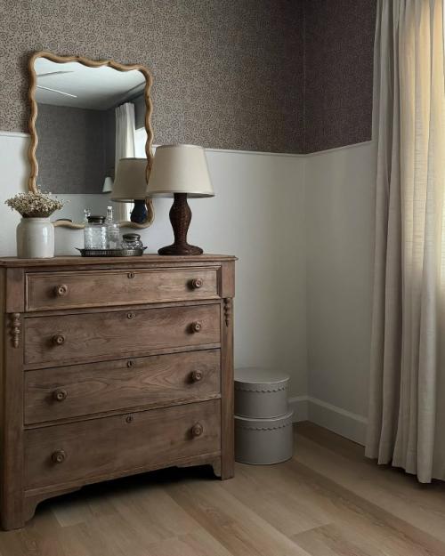 Светлые оттенки визуально расширяют пространство, наполняют его мягким сиянием и создают атмосферу абсолютного спокойствия. 02