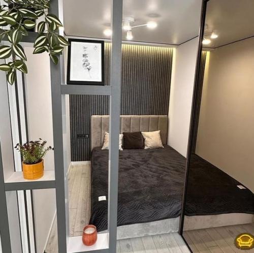 Хорошо все.  Единственное - телик на кухне не очень, но это издержки ограниченного пространства. 01