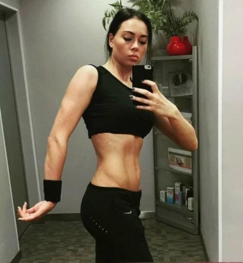 Не женщина, а киборг. 01