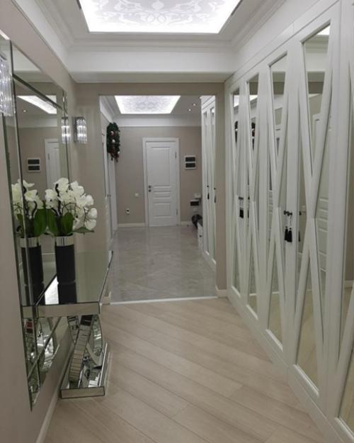 Квартира продавалась с мебелью и техникой, все новое, свежее, после капитального ремонта. 01