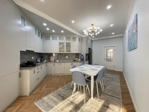 Шикарная 3-х комнатная квартира с дизайнерским ремонтом. 04