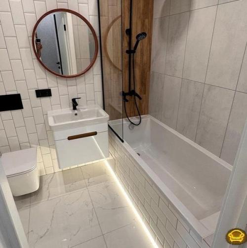 Хорошо все.  Единственное - телик на кухне не очень, но это издержки ограниченного пространства. 04