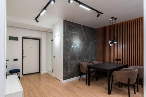 Окончен капитальный ремонт небольшой двушки студии с видом на горы, площадью 49 кв. 05