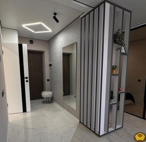 Хорошо все.  Единственное - телик на кухне не очень, но это издержки ограниченного пространства. 02