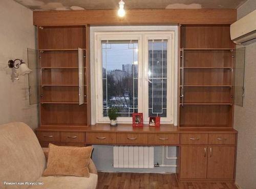 Шкафы вокруг окна, это очень удобно и экономит пространство в комнате! 02