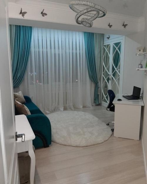 Квартира продавалась с мебелью и техникой, все новое, свежее, после капитального ремонта. 09