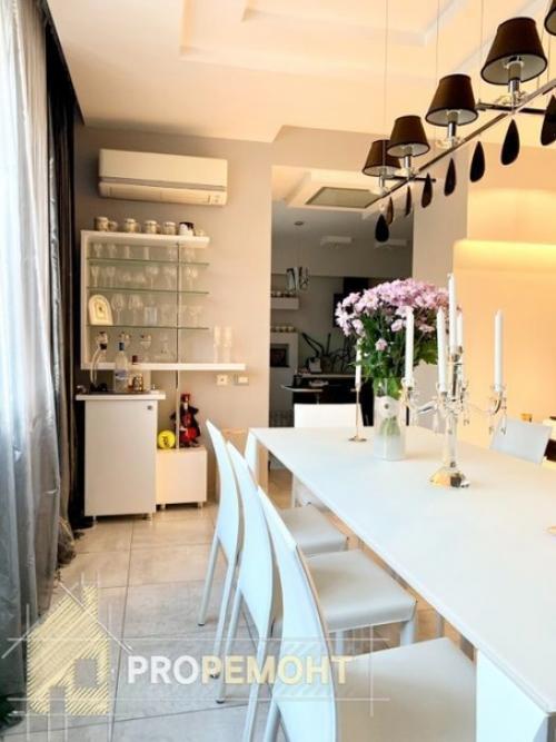 Очень долго продумывали дизайн нашей квартиры вместе с дизайнером. 02