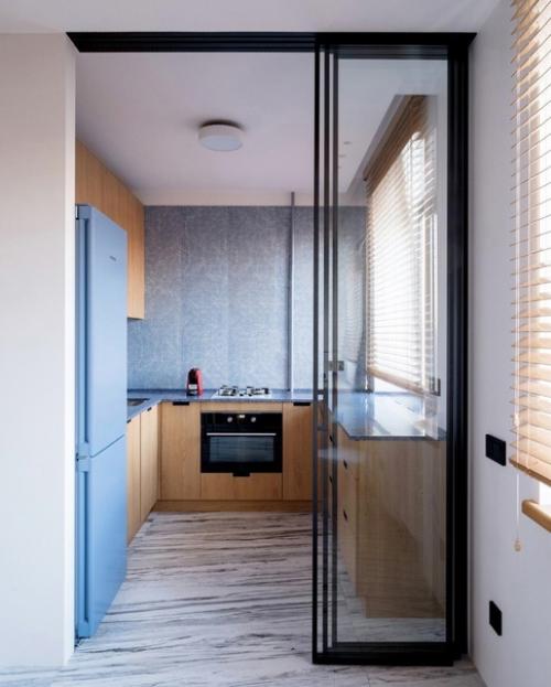 Дизайнер Михаил росада создал лаконичное пространство, где можно продуктивно поработать и отдохнуть от ежедневных забот. 03