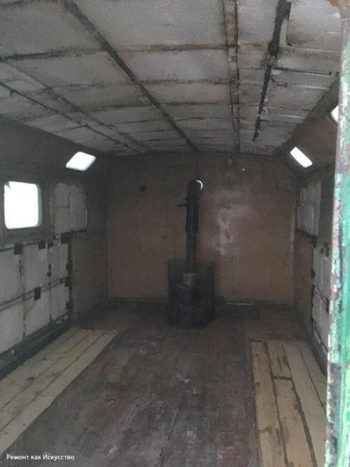 Своими руками из старой будки сделал вот такую красотку баньку. 02