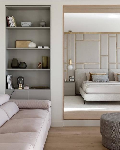 На одном из последних этажей петербургского жилого комплекса Riverside, оформили небольшую квартиру в светлых тонах. 06