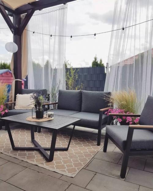 Действительно, в квартире очень уютно, а светлые тона визуально увеличивают комнаты. 05