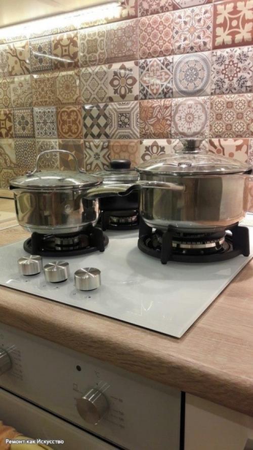 Небольшая угловая кухня после ремонта. 03