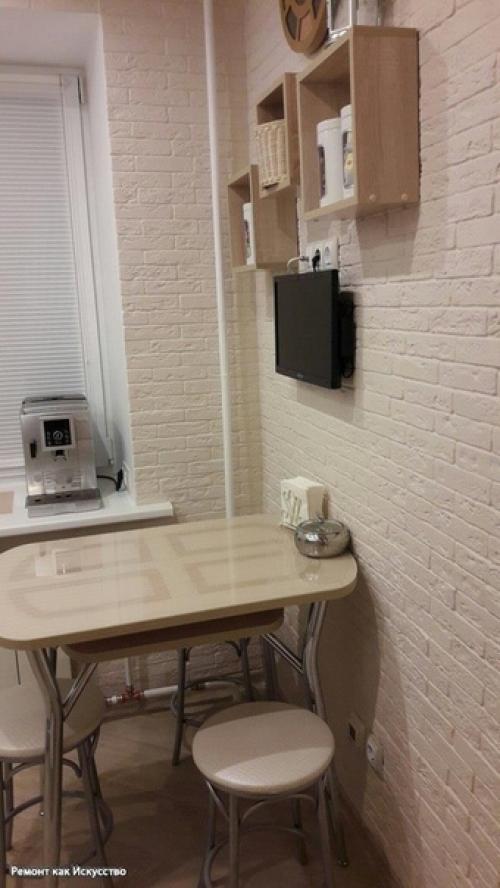 Небольшая угловая кухня после ремонта. 08