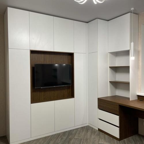 Оборудовали рабочую зону в детской комнате. 03