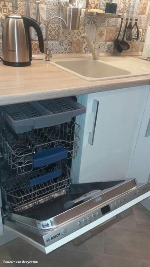 Небольшая угловая кухня после ремонта. 04