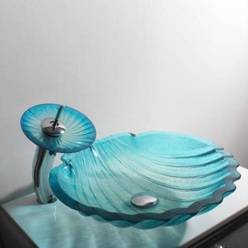 Умывальник из закаленного стекла - необычная деталь, которая может совершенно изменить облик ванной комнаты. 02