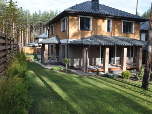 А вот и наш готовый дом с новым ремонтом, укомплектован мебелью и техникой. 07