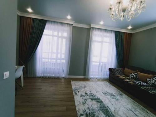 А вот и наши хоромы. 01