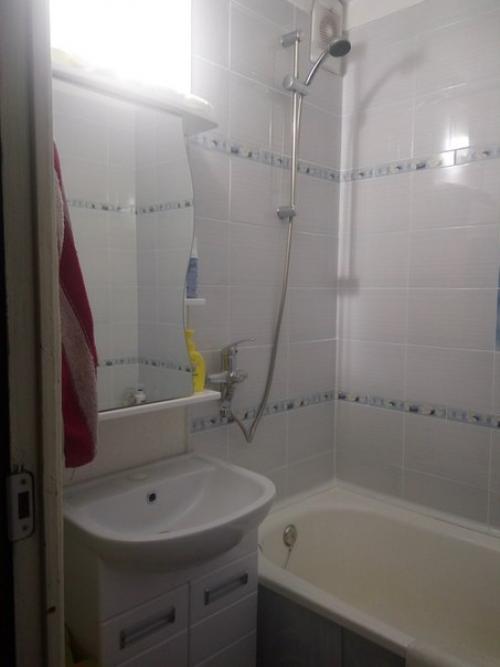 Делали ремонт с мужем в ванной. 07