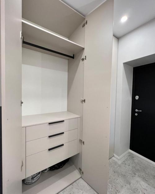 Захотелось поделиться прихожей. 02