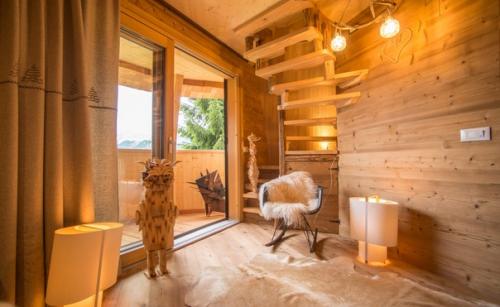 Вдохновленный экотуризмом итальянский архитектор Клаудио бельтраме создал дом без фундамента на севере Италии. 02