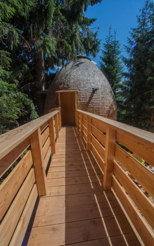 Вдохновленный экотуризмом итальянский архитектор Клаудио бельтраме создал дом без фундамента на севере Италии. 05