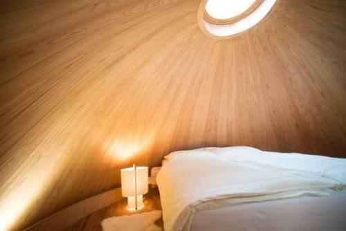 Вдохновленный экотуризмом итальянский архитектор Клаудио бельтраме создал дом без фундамента на севере Италии. 03