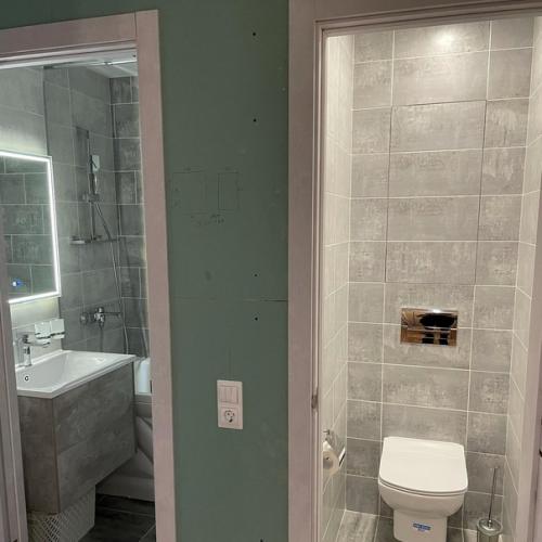 18 дней на капитальный ремонт санузлов. 06