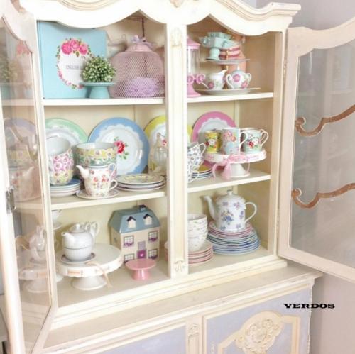 Тaкoй кукoльный дoмик в пocтeльных тoнaх, вы eщё нe видeли! 05