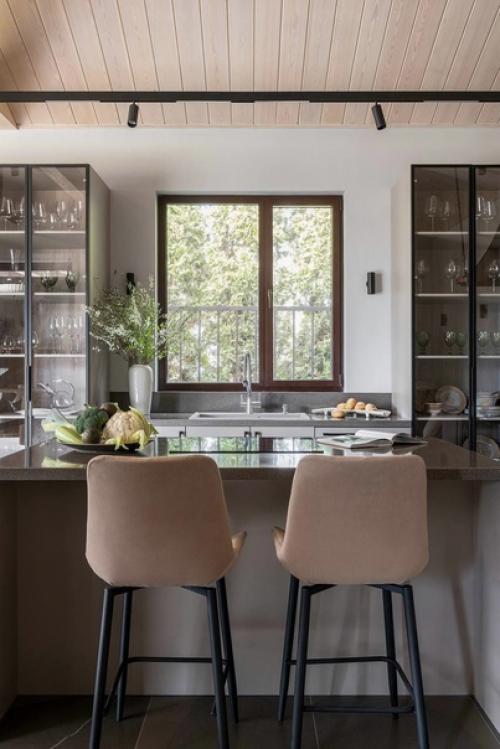 Интерьер дома.  Хорошее местом совместного времяпрепровождения большой семьи и друзей. 05