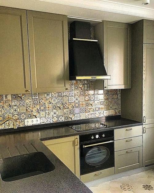 Приглянулся гарнитуp, купила. 02