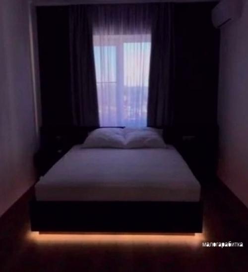 Девушка после развода ремонт в квартире сама сделала. 02