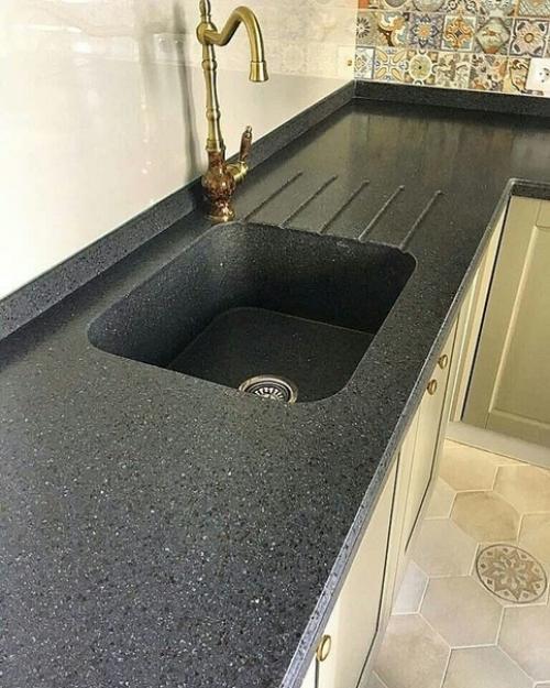 Приглянулся гарнитуp, купила. 08