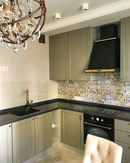 Приглянулся гарнитуp, купила. 05